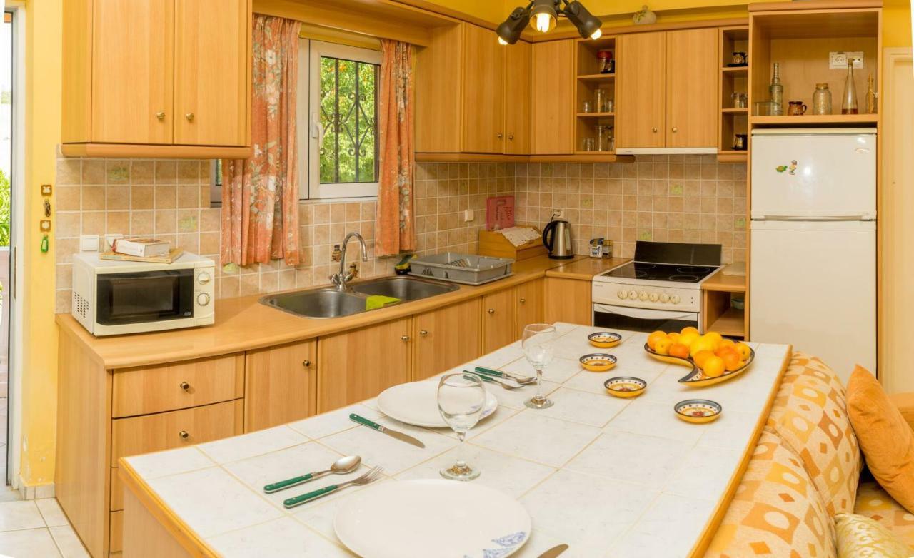 2 Bed House With Mountain View Apartment Alykes  Exterior photo