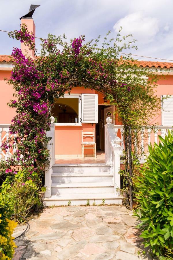 2 Bed House With Mountain View Apartment Alykes  Exterior photo